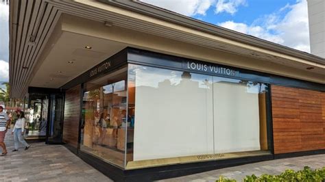 louis vuitton lahaina|louis vuitton hilton hawaiian village.